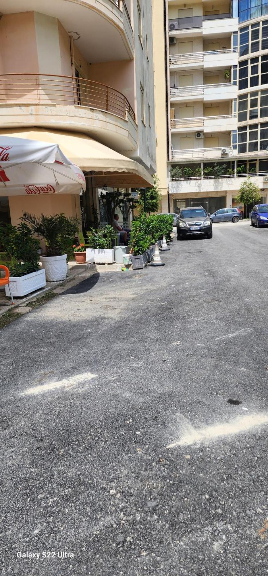 Seasons Apartment's Wlora